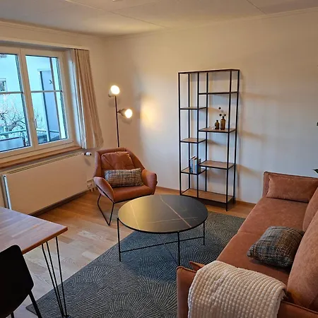 Sunny Balcony Home, Parkplatz Inklusive * Thierachern