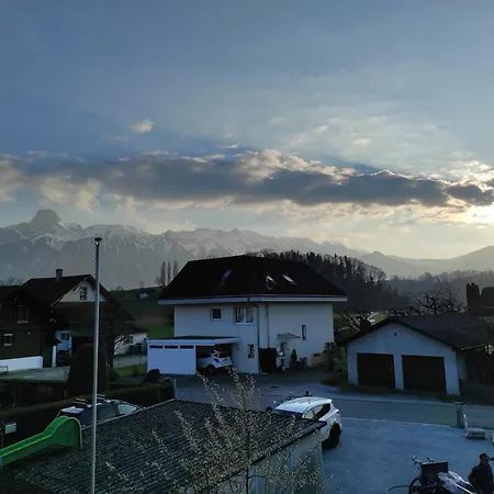 Sunny Balcony Home, Parkplatz Inklusive *